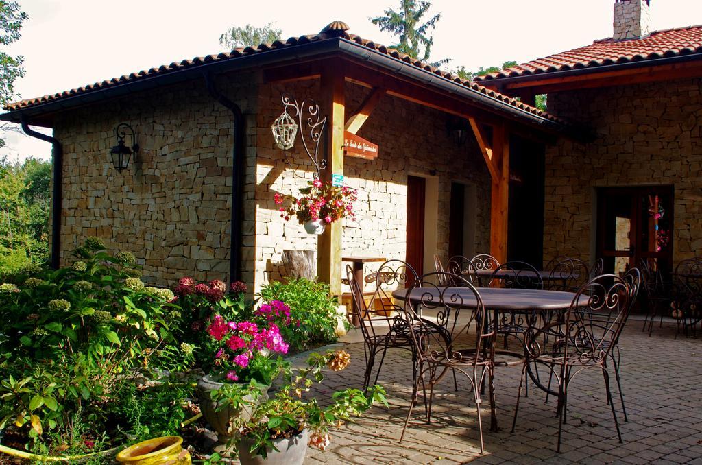Auberge Les Tables Du Ban Saint-Pierre-la-Palud Exterior foto